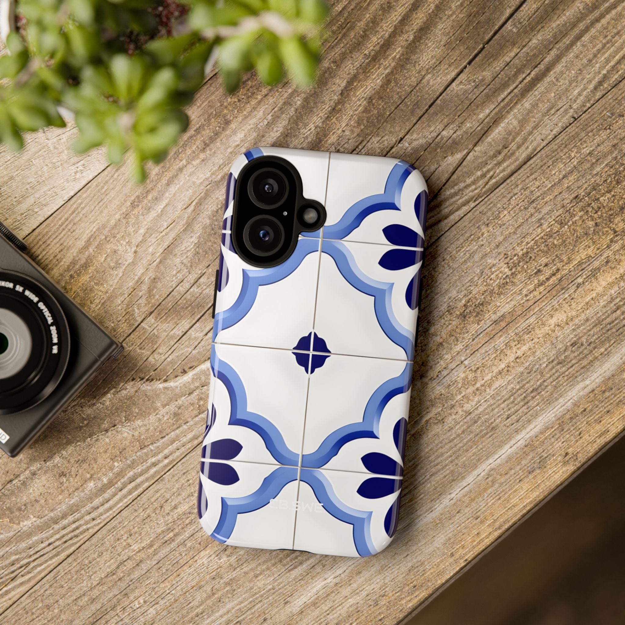 Elegant Blue Floral Geometric Tile iPhone 16 - Tough