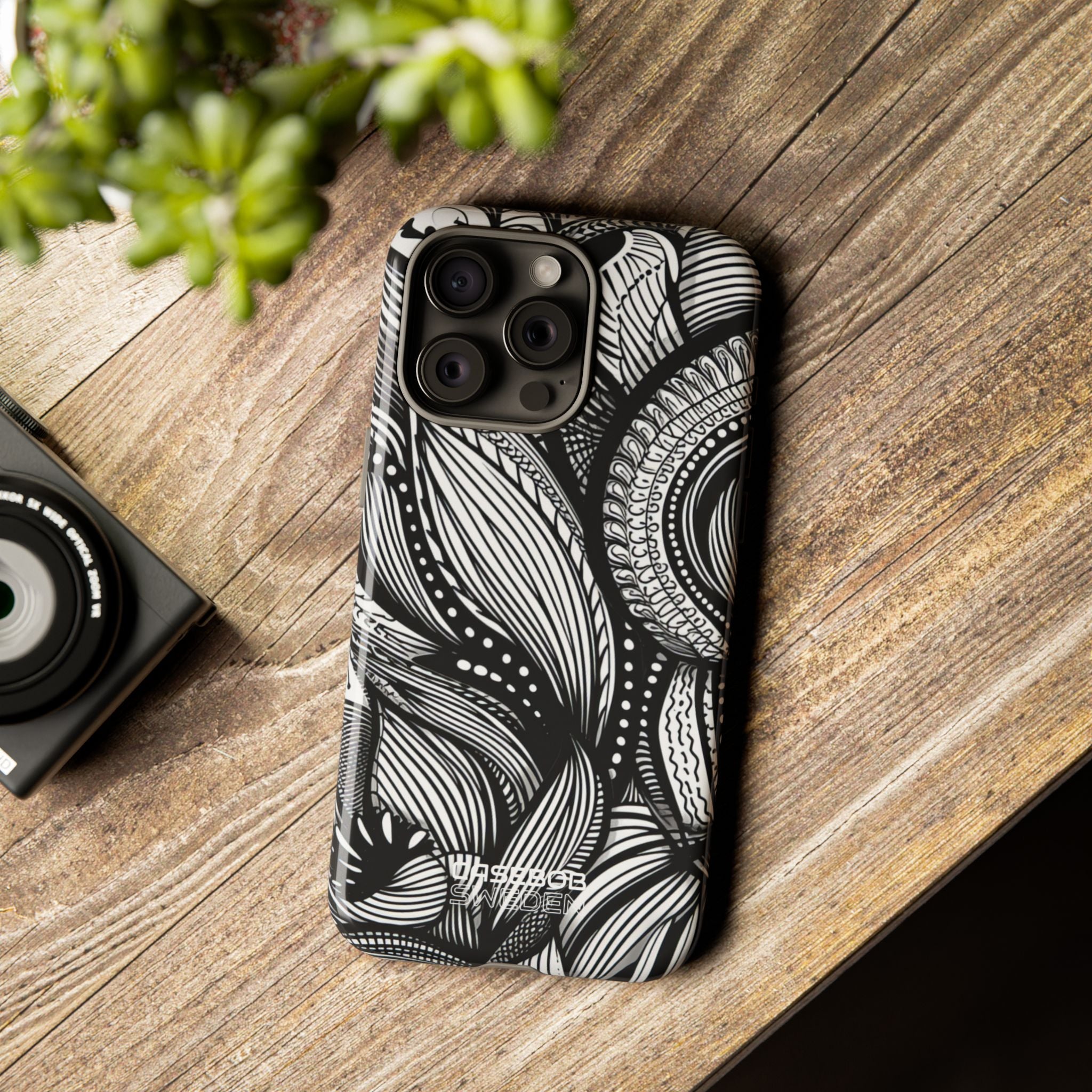 Flowing Ink Lines iPhone 15 – Robust