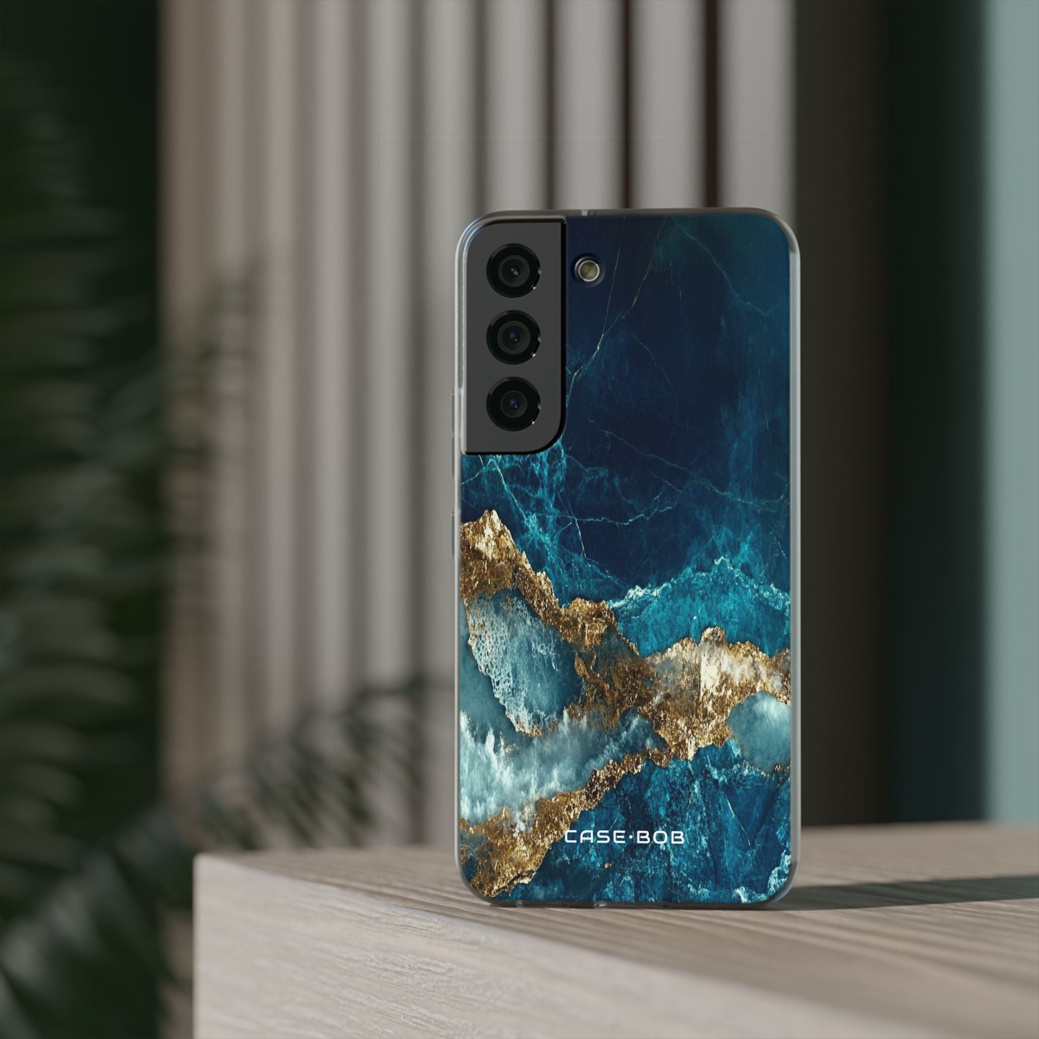 Jagged Gold Split Samsung S22 - Soft