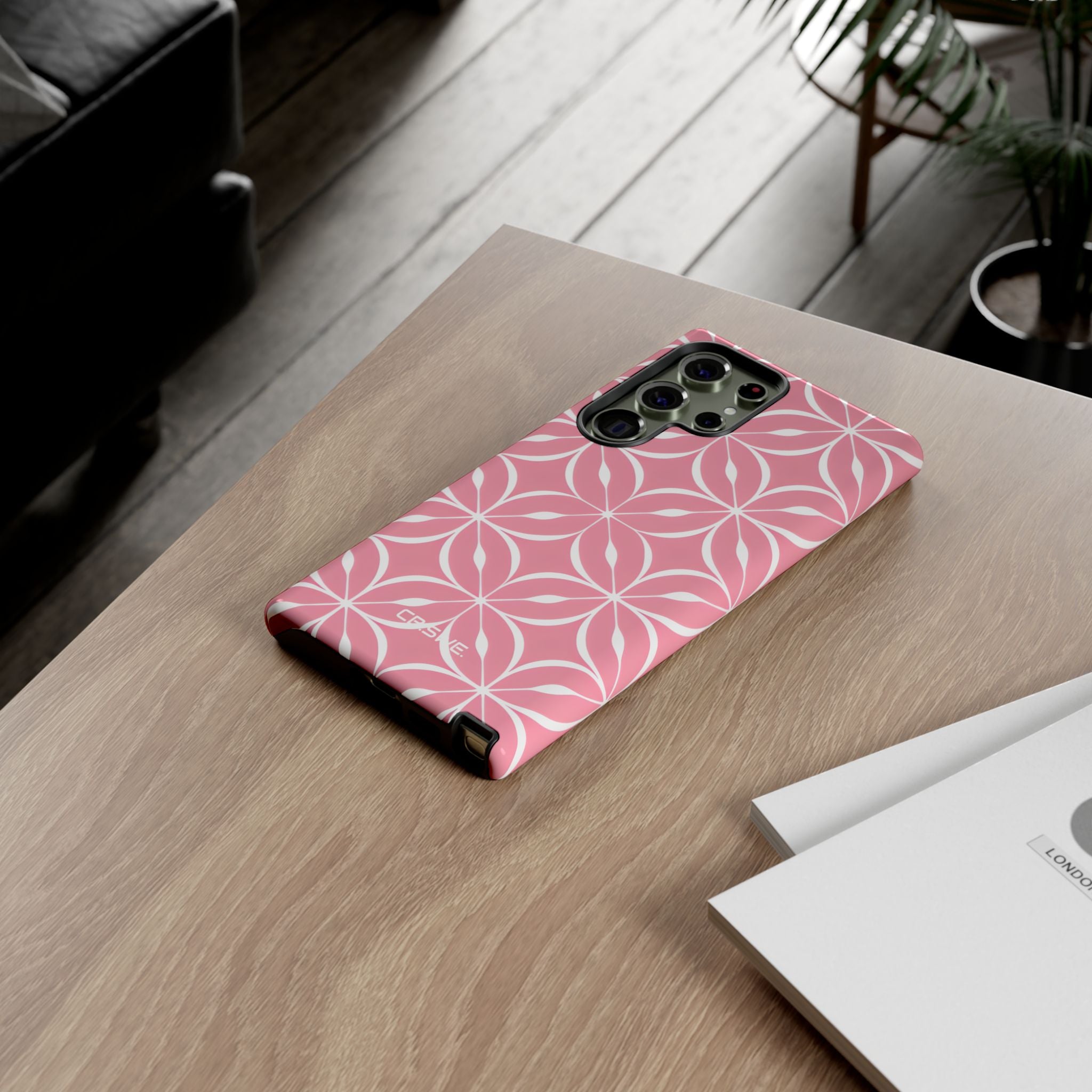 Intricate Overlapping Circle Light Pink Seamless Samsung S23 - Tough