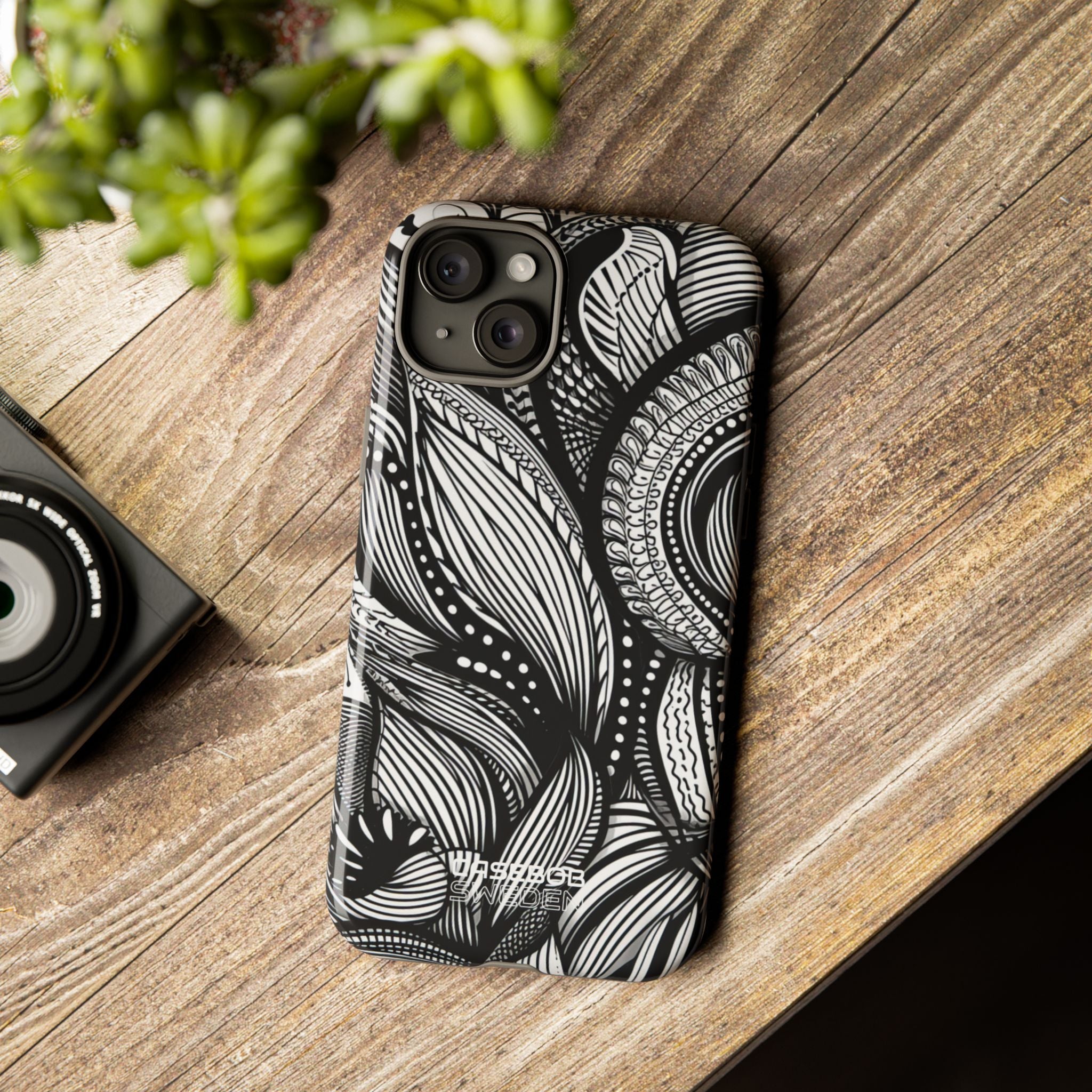 Flowing Ink Lines iPhone 15 – Robust