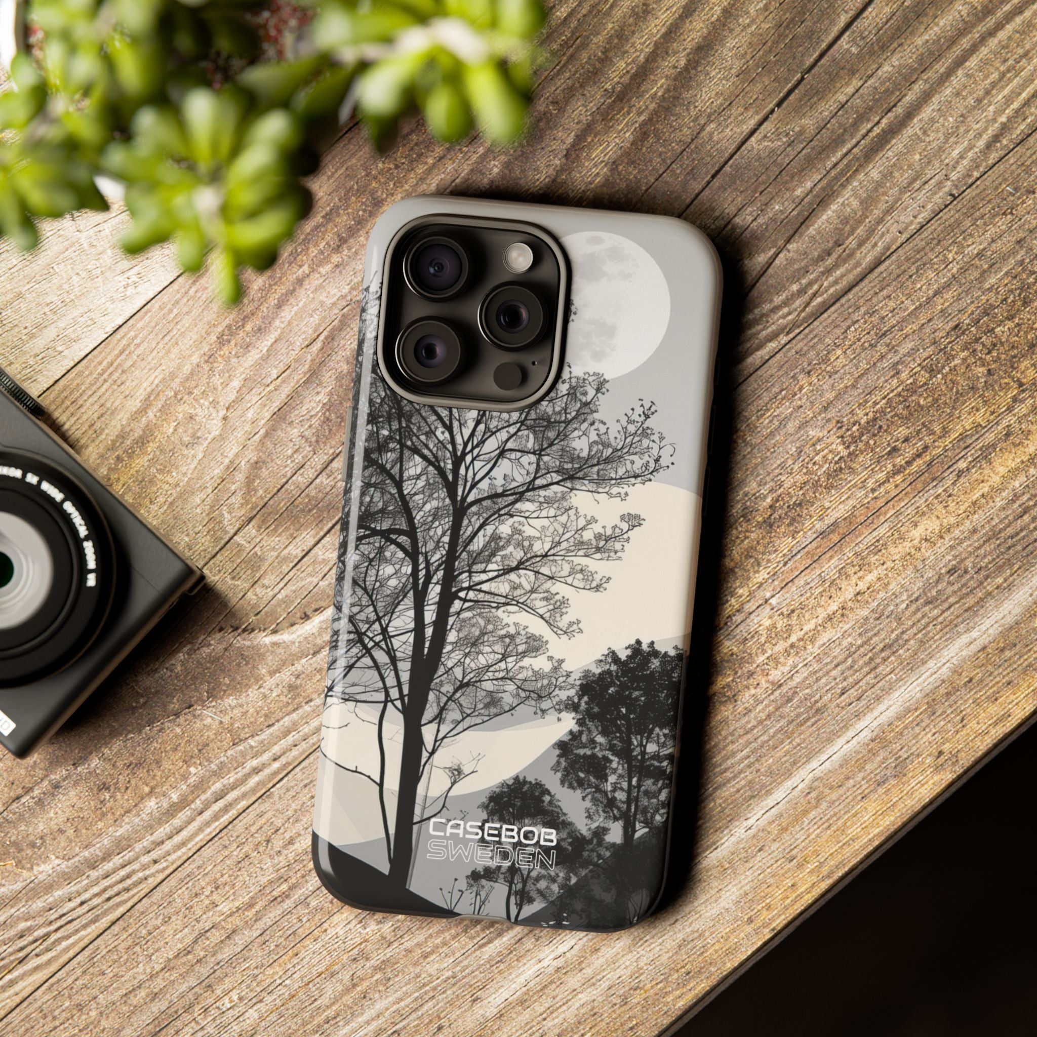 Foresta nella quiete lunare iPhone 15 - Tough