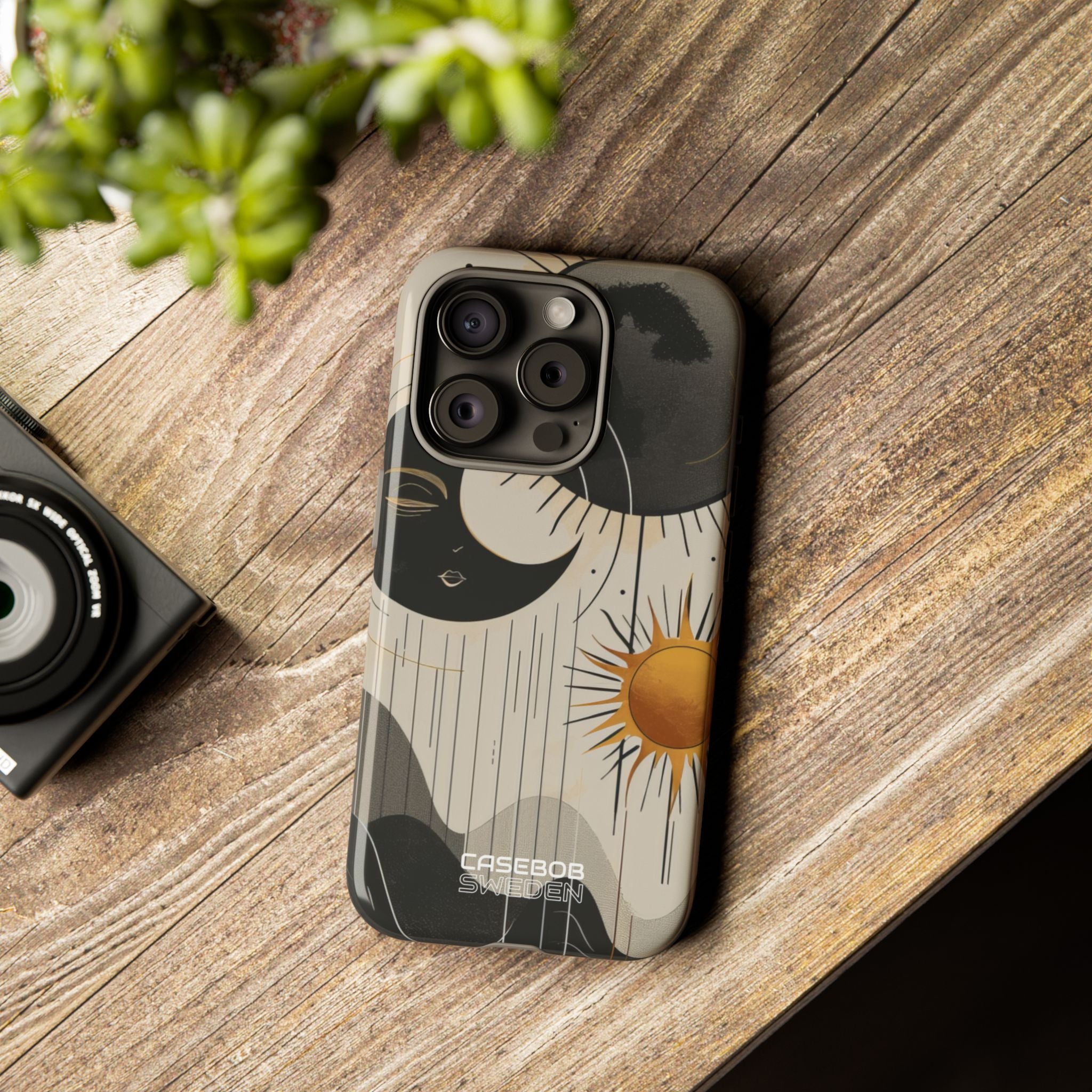 Moon Sun Harmony iPhone 15 - Resistente