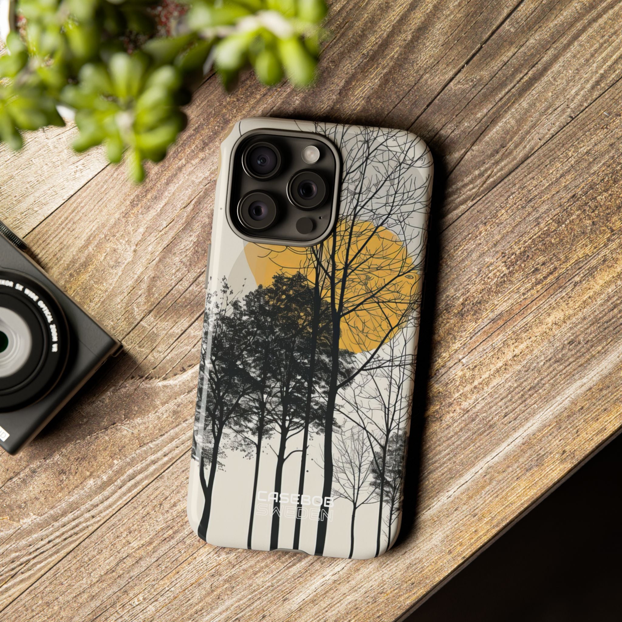 Sagome dorate della foresta iPhone 15 - Tough