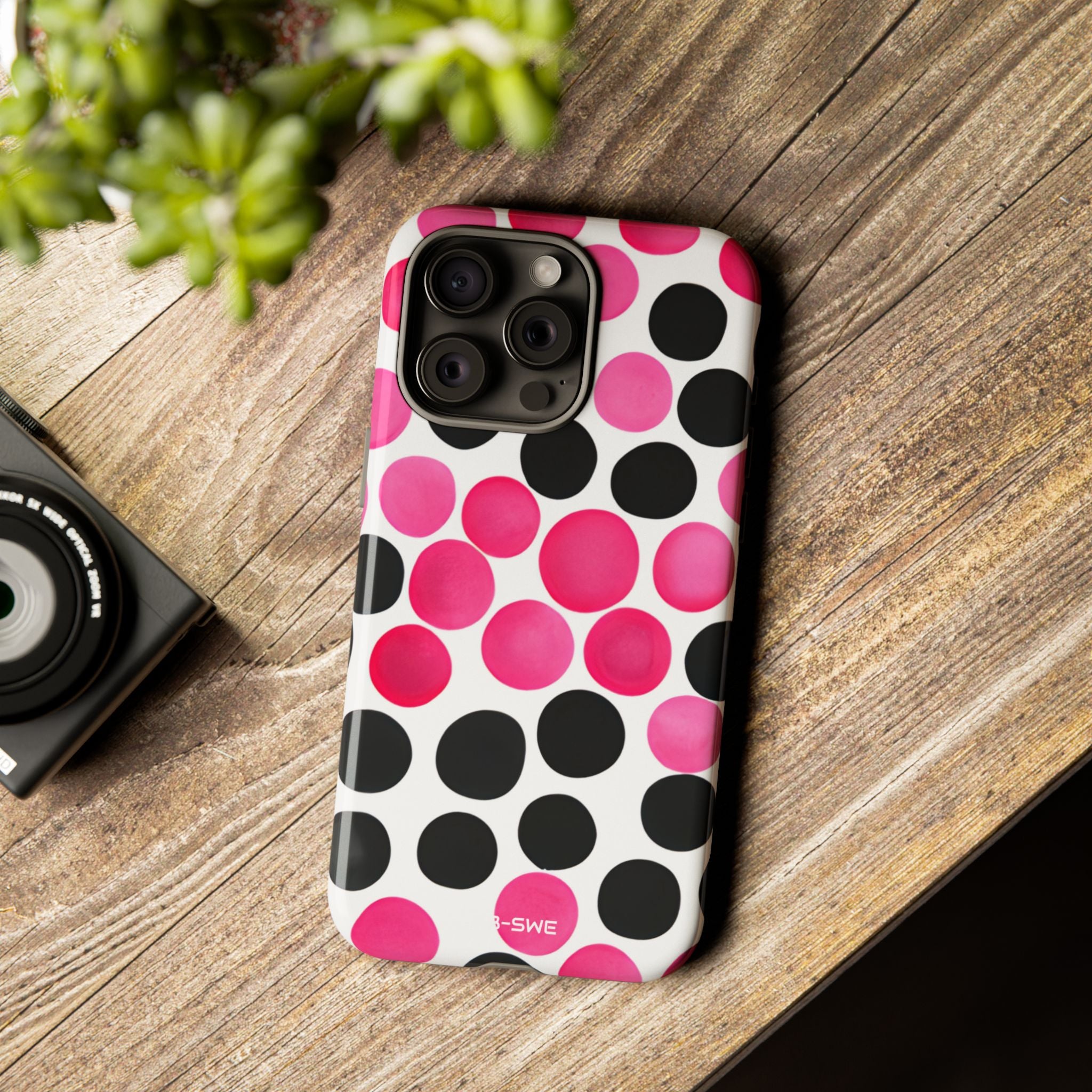 Pulsing Circles Illusion - iPhone Case
