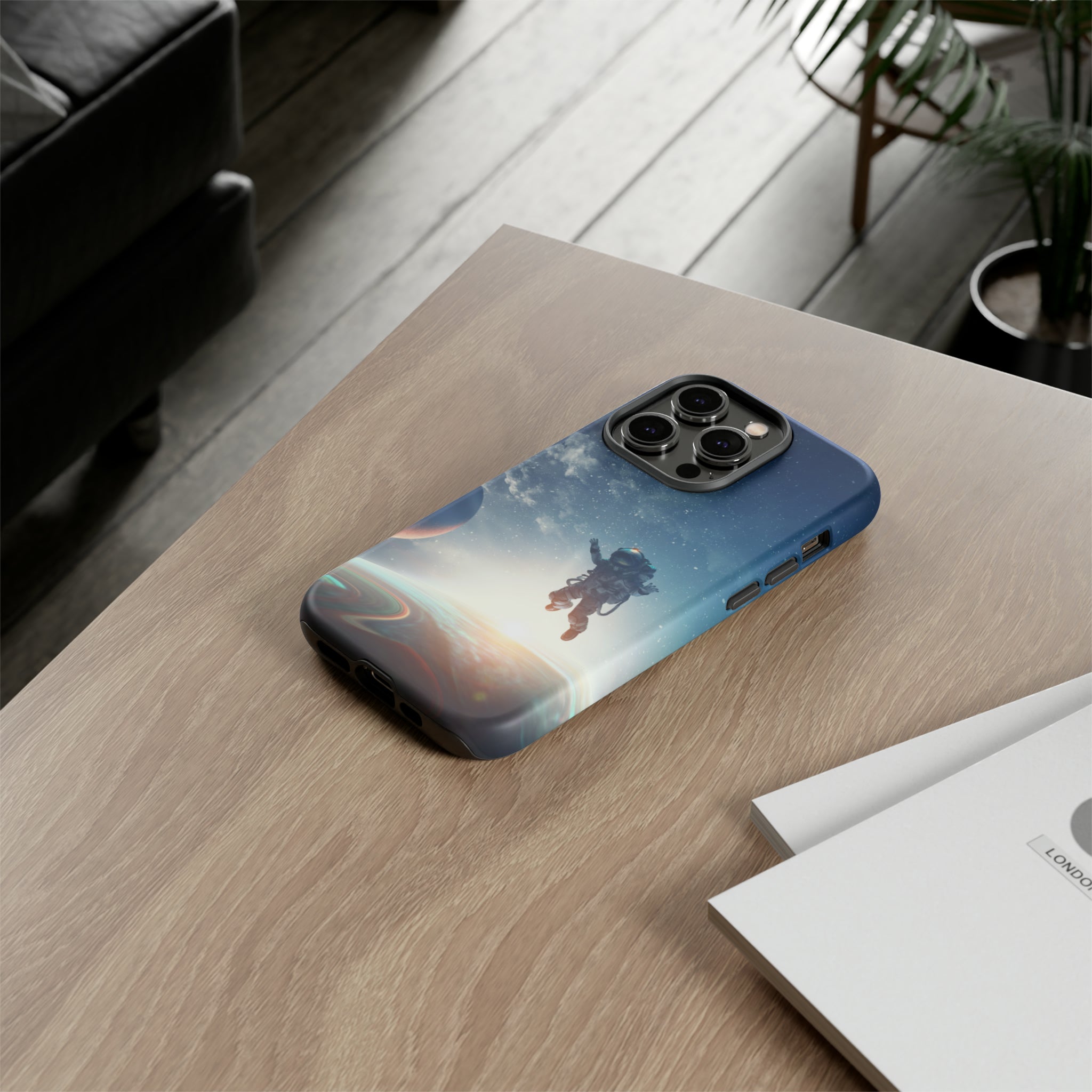 Astronaut Freefloat in Space - Protective Phone Case