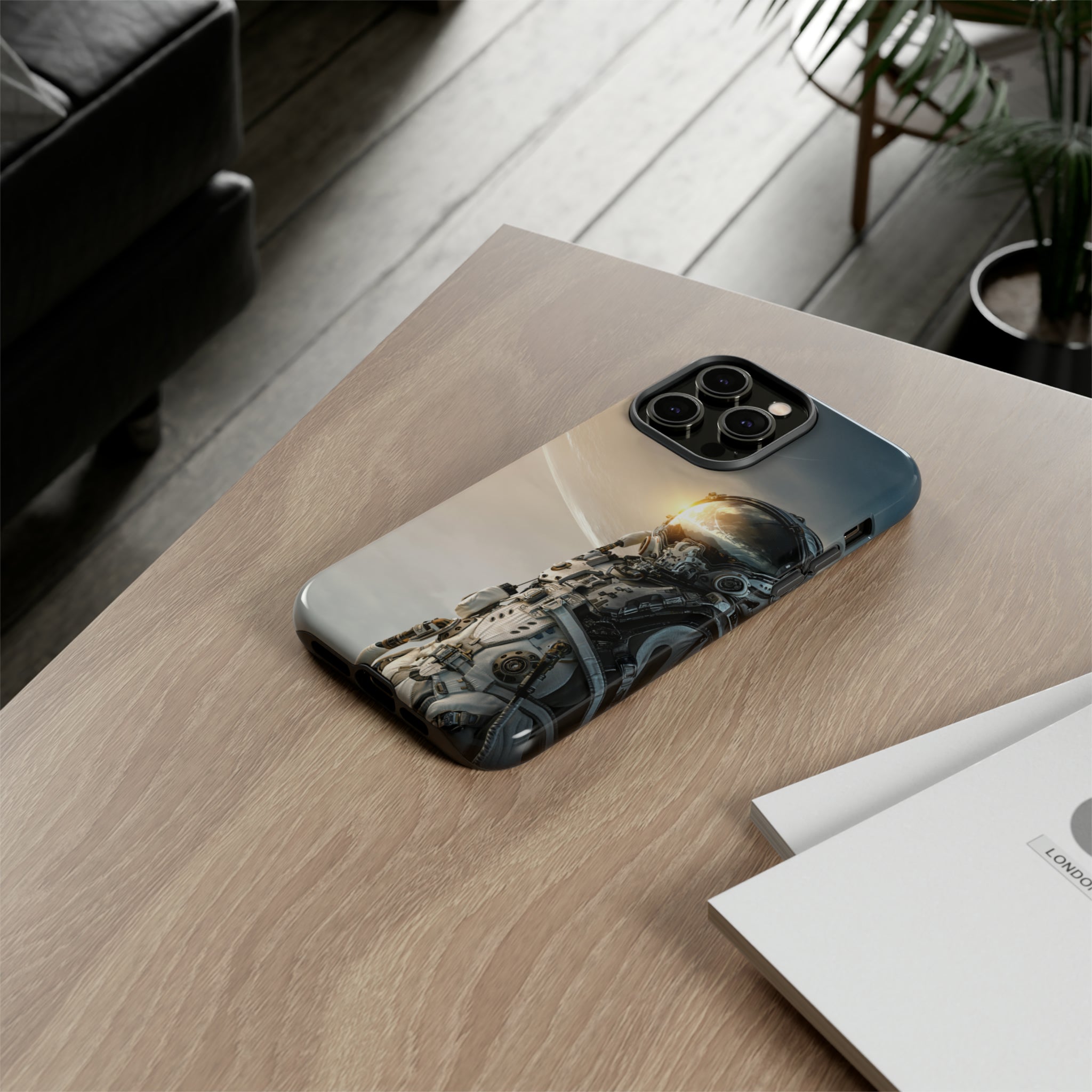 Astronaut on unexplored planet - Protective Phone Case