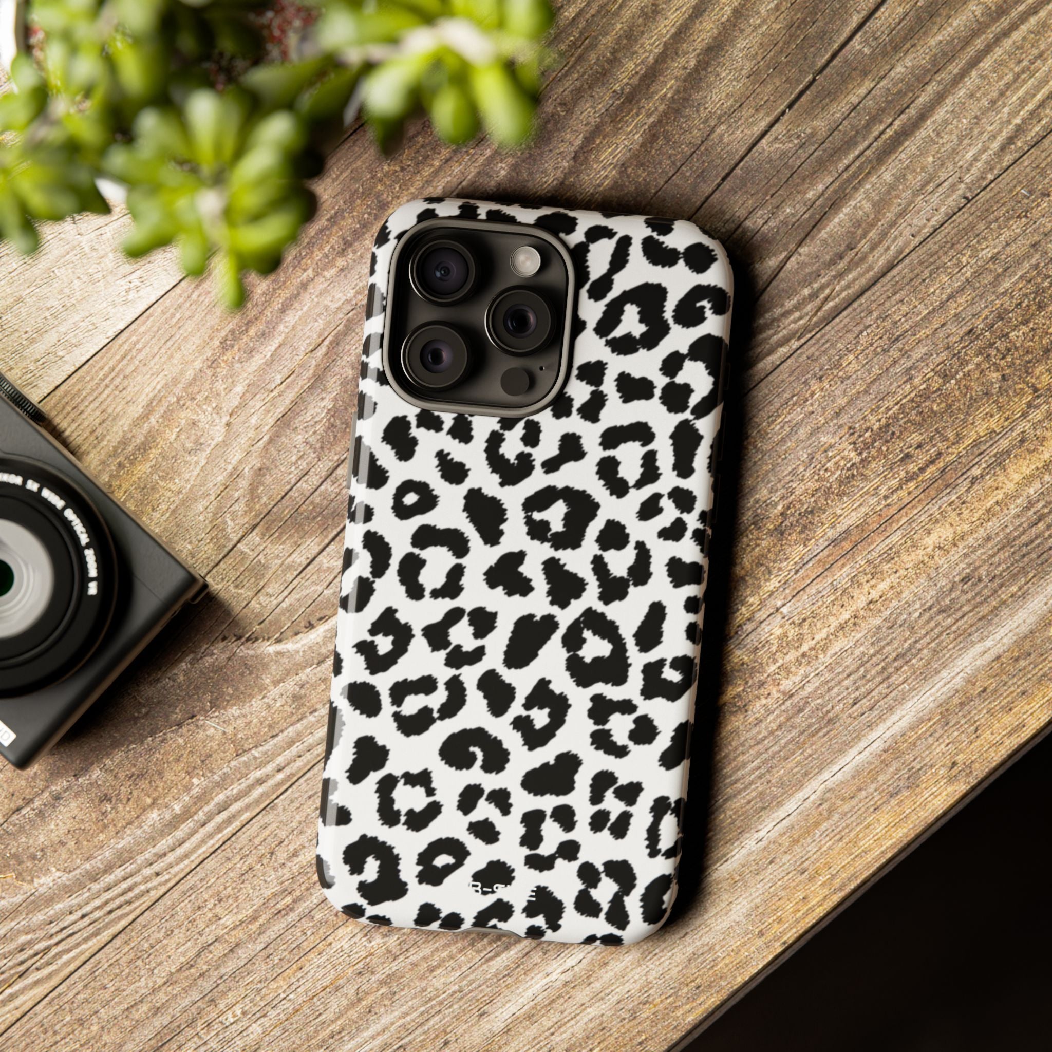 Monochrome Leopard Essence - iPhone Case