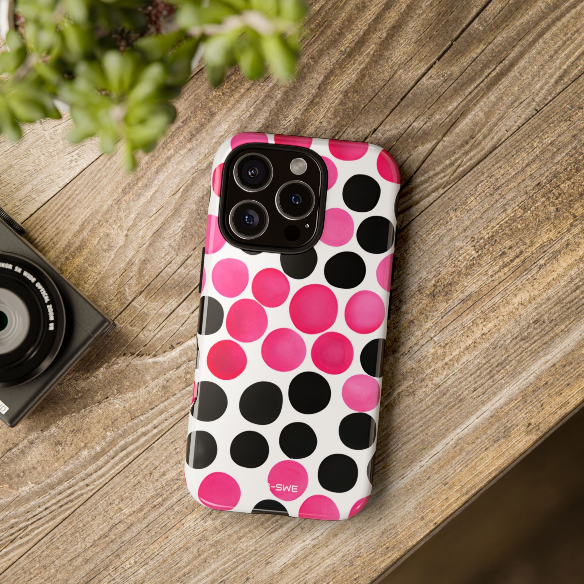 Pulsing Circles Illusion - iPhone Case