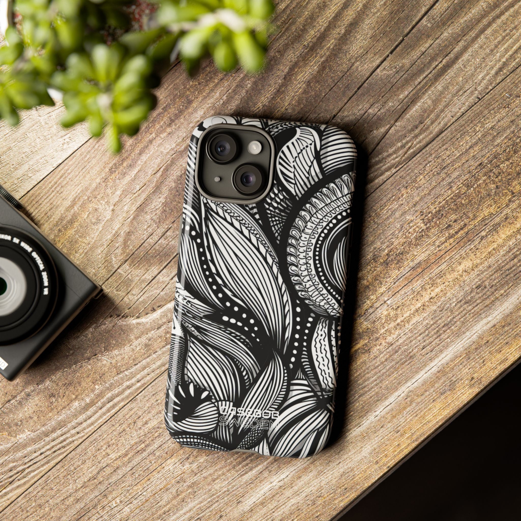 Flowing Ink Lines iPhone 15 – Robust