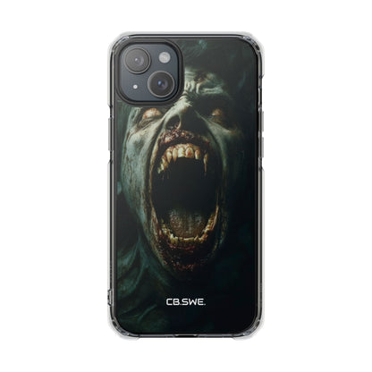 Ein Zombie mit scharfen Zähnen und offenem Mund, der Vampir zeigt. iPhone 15 – Impact Clear+