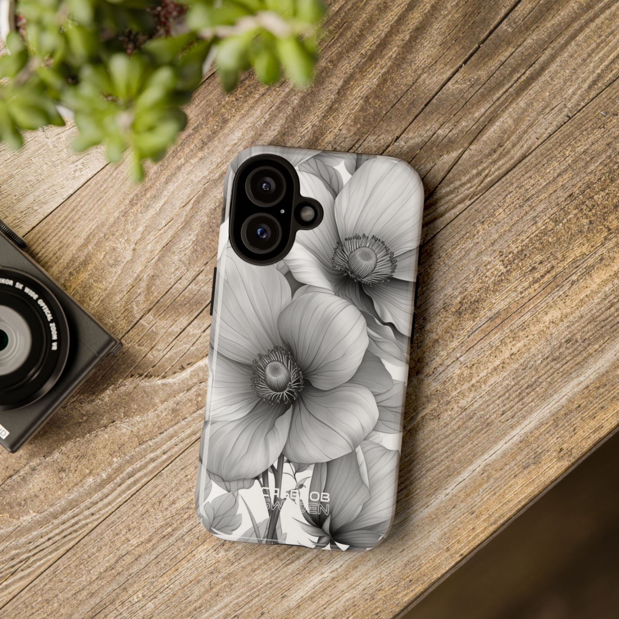 Grayscale Floral Harmony iPhone 16 - Tough
