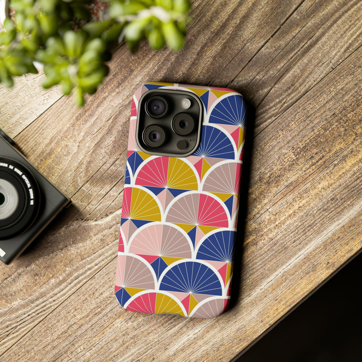 Edna Retro - Protective Phone Case