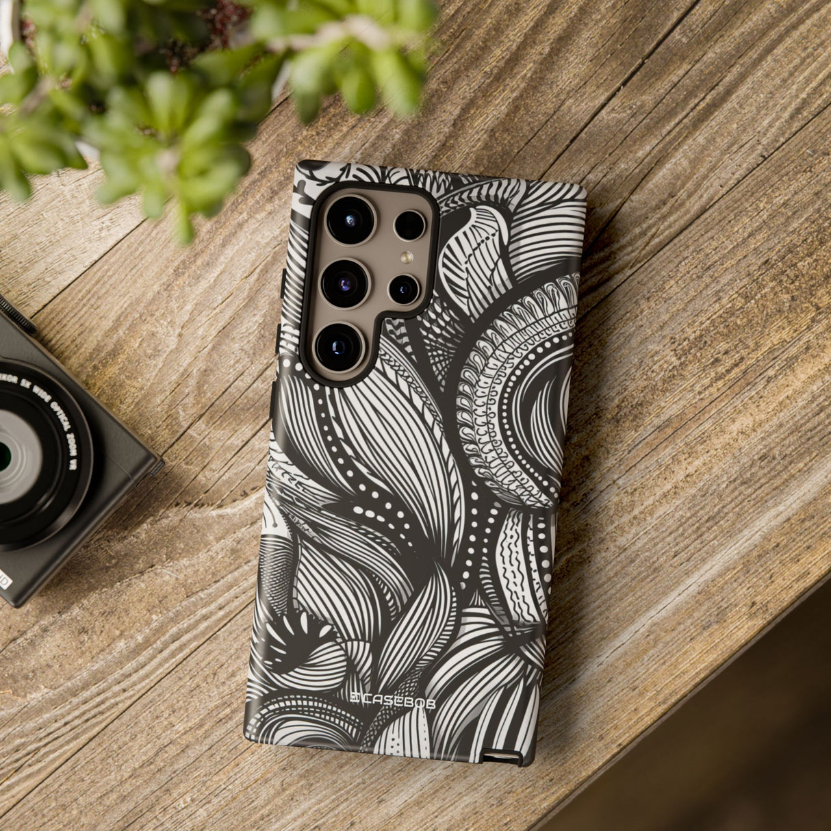 Fluid Monochrome: Intricate Patterns - For Samsung S24