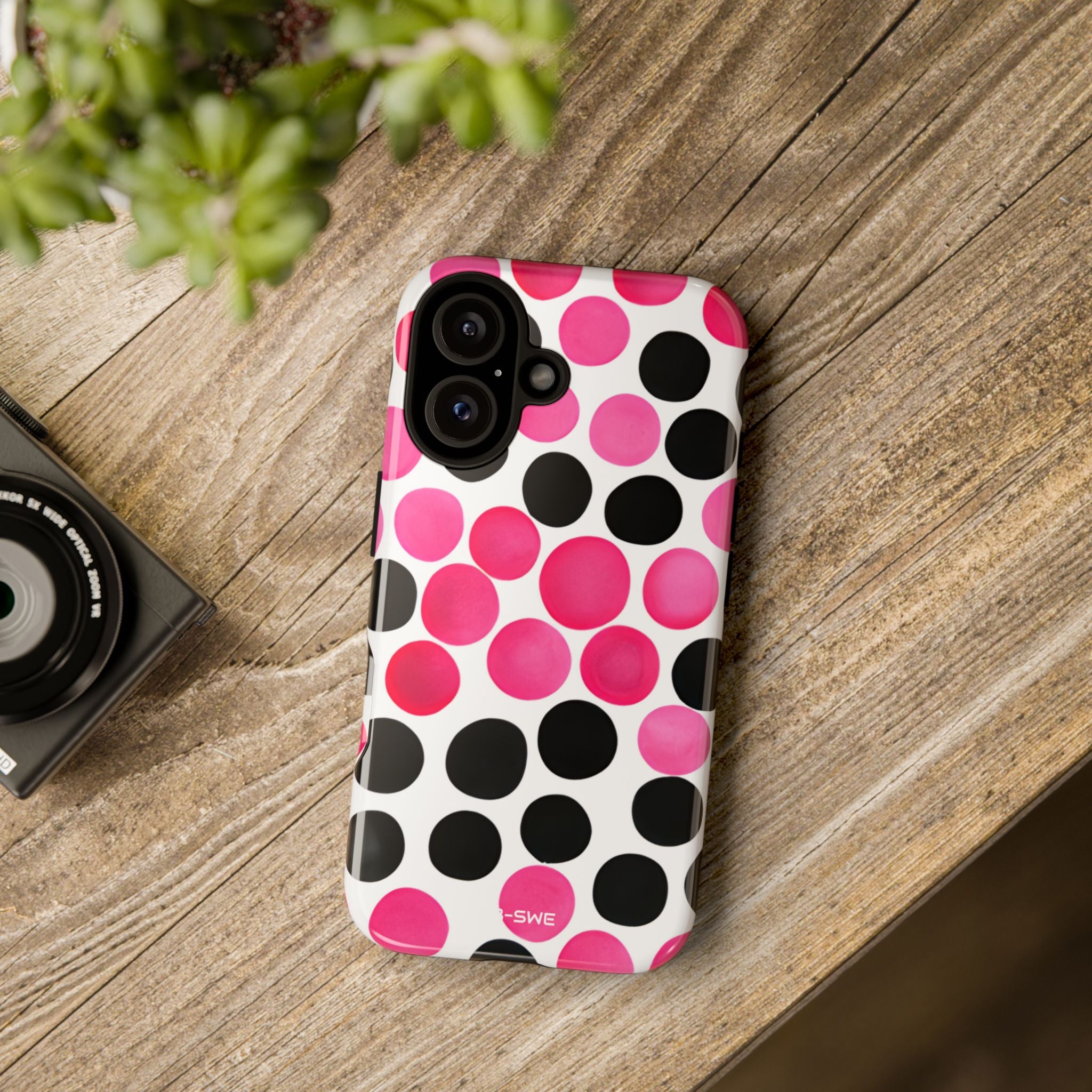 Pulsing Circles Illusion - iPhone Case