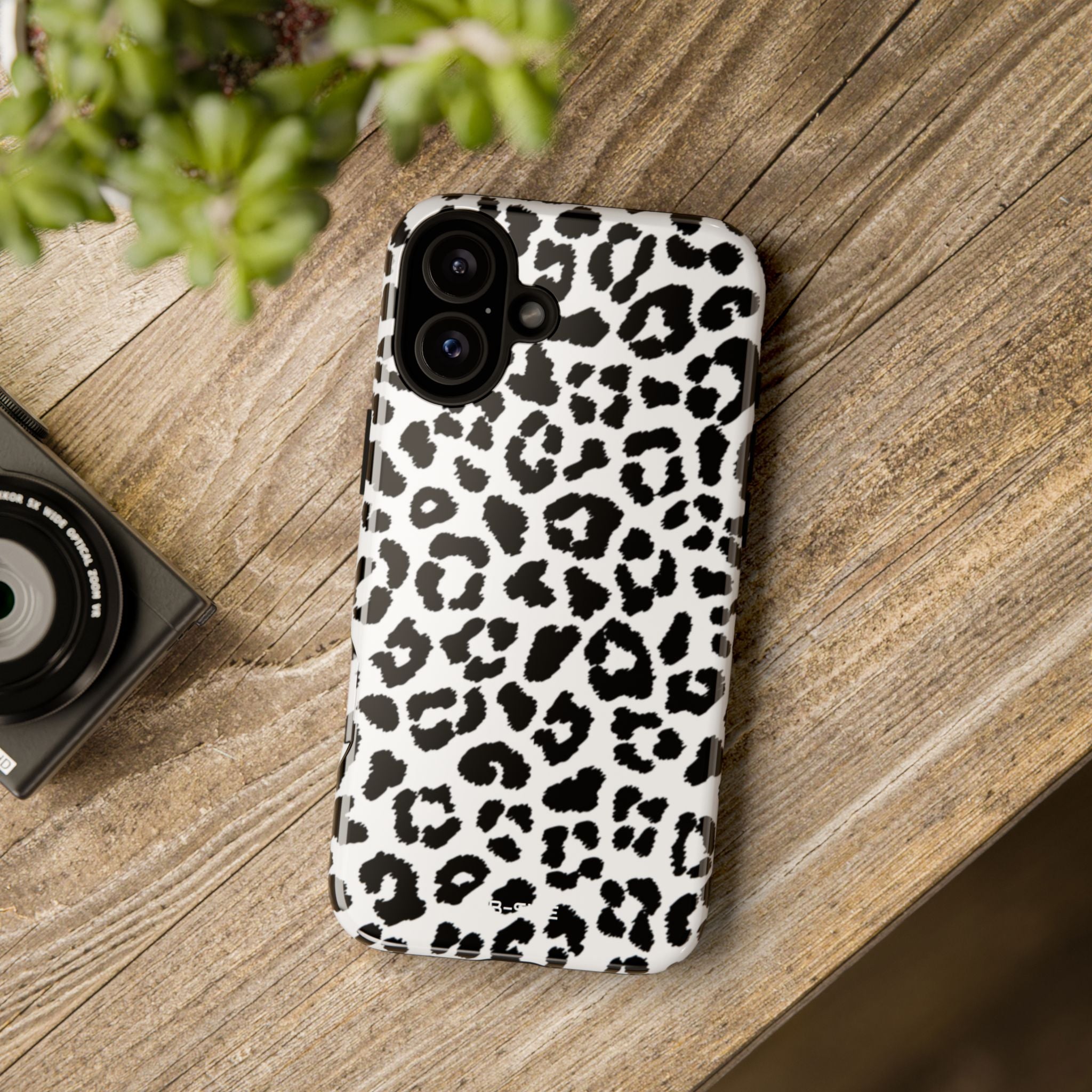 Monochrome Leopard Essence - iPhone Case