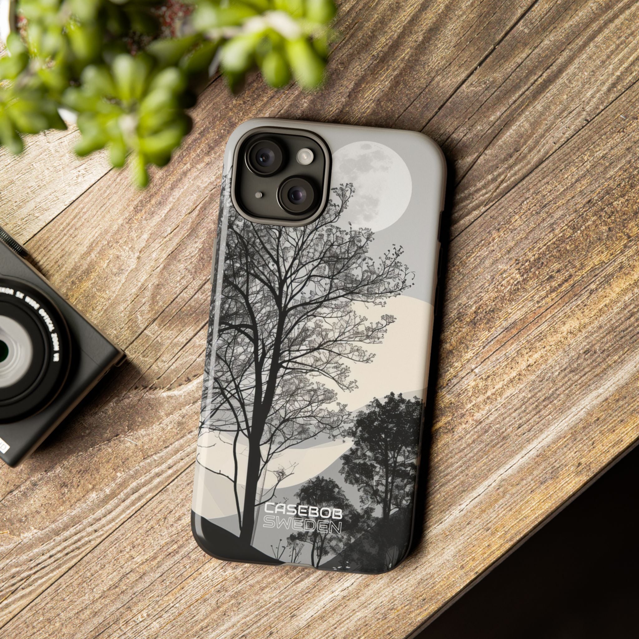 Foresta nella quiete lunare iPhone 15 - Tough