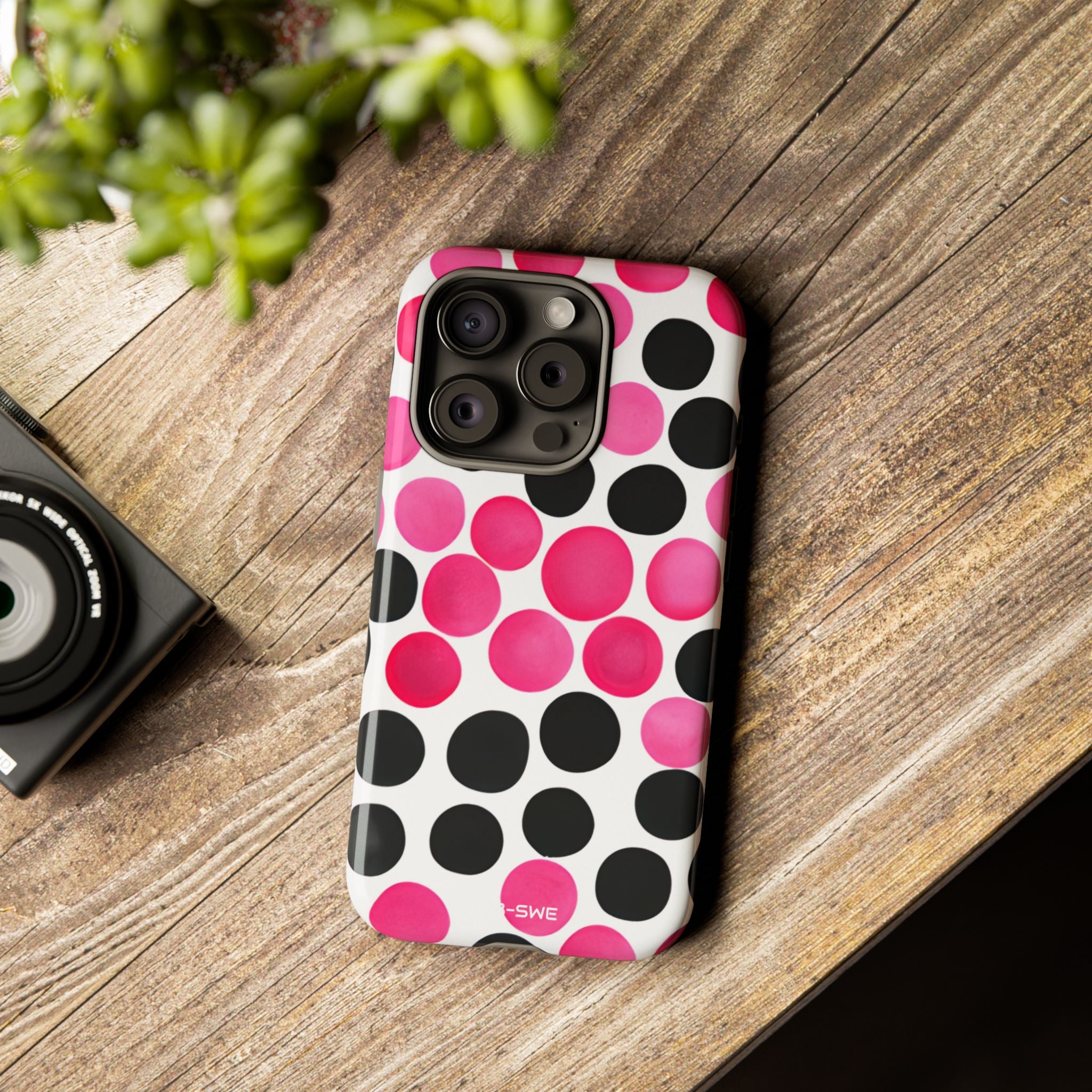Pulsing Circles Illusion - iPhone Case
