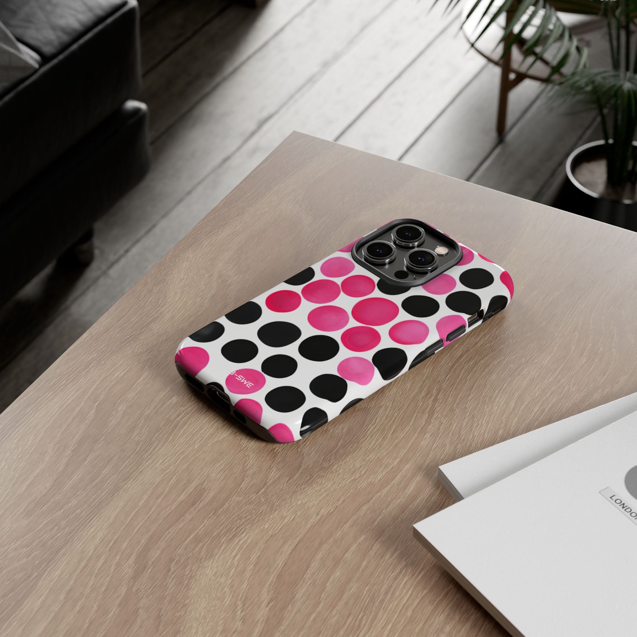 Pulsing Circles Illusion - iPhone Case