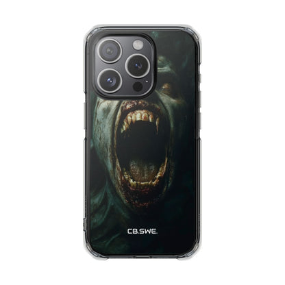Ein Zombie mit scharfen Zähnen und offenem Mund, der Vampir zeigt. iPhone 15 – Impact Clear+